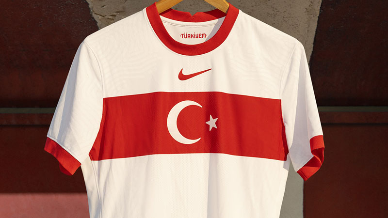 トルコ代表、EURO2020ユニフォーム登場！「月と星」が中央に復活