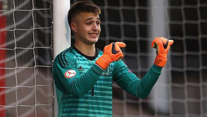 これがバルサ育ちgkだ 19歳天才の 足テクニック