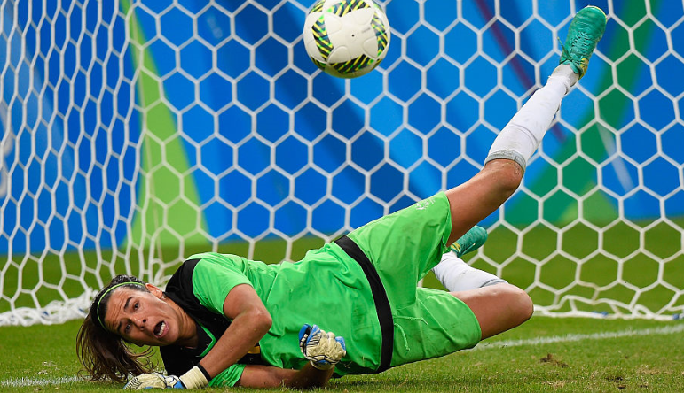 リオ五輪 なでしこ も止めた女子gk スーパーセーブを見せる