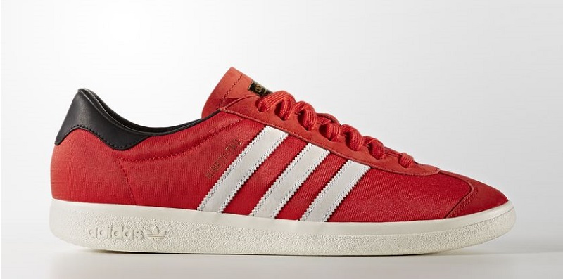 マンチェスター U Adidasのスニーカー 今年も発売に ファンは急げ