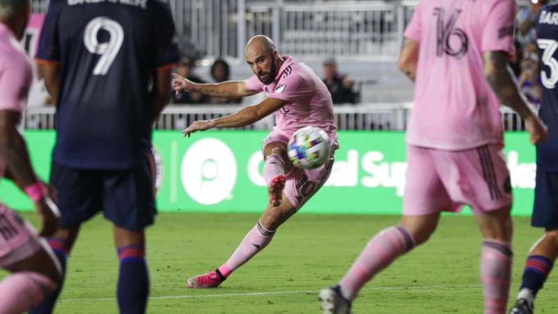 久保も見た 34歳イグアイン Mlsでの無慈悲フリーキックがえぐい