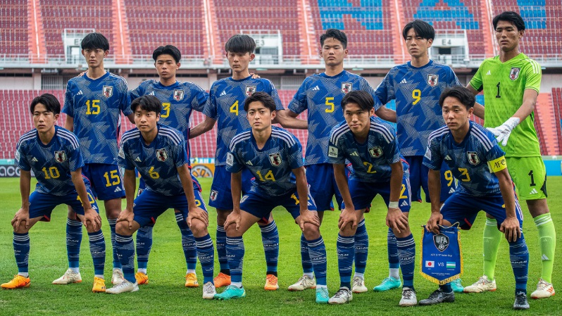 U-17日本代表選手、U17アジアカップの試合後にゴミ拾い！現地タイで