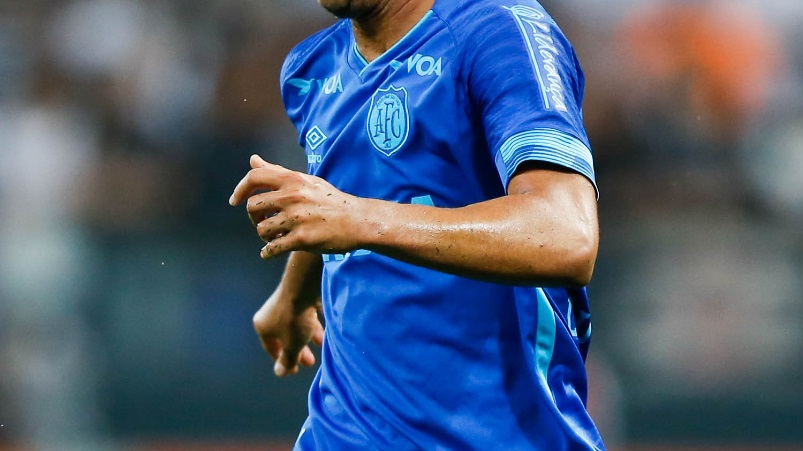 本田移籍のブラジル 選手が乱入者をボコボコにする 衝撃シーン がこれ