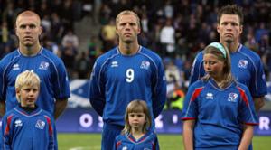 オランダに歴史的勝利のアイスランド代表 波に乗る小国の素顔に迫る