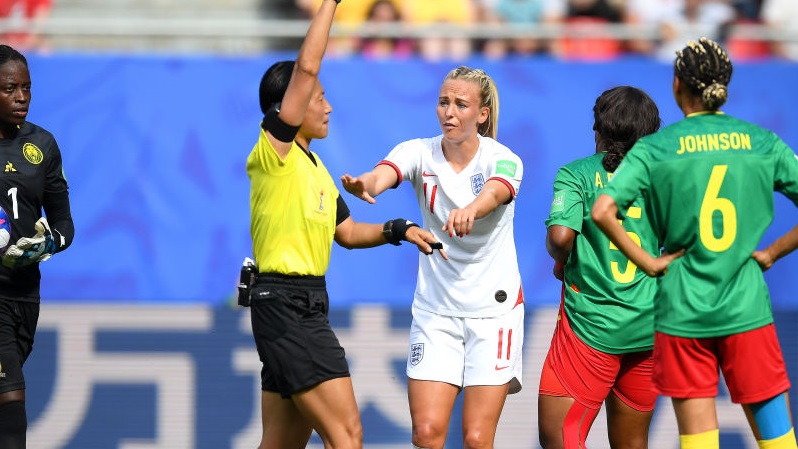 女子w杯で物議 相手選手に 唾吐き 問題のシーンとは