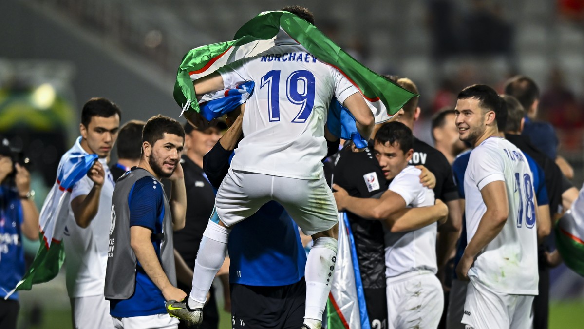 W杯を前に日本代表歴代ユニフォームを見る！「扉を開いた、炎モデル ...