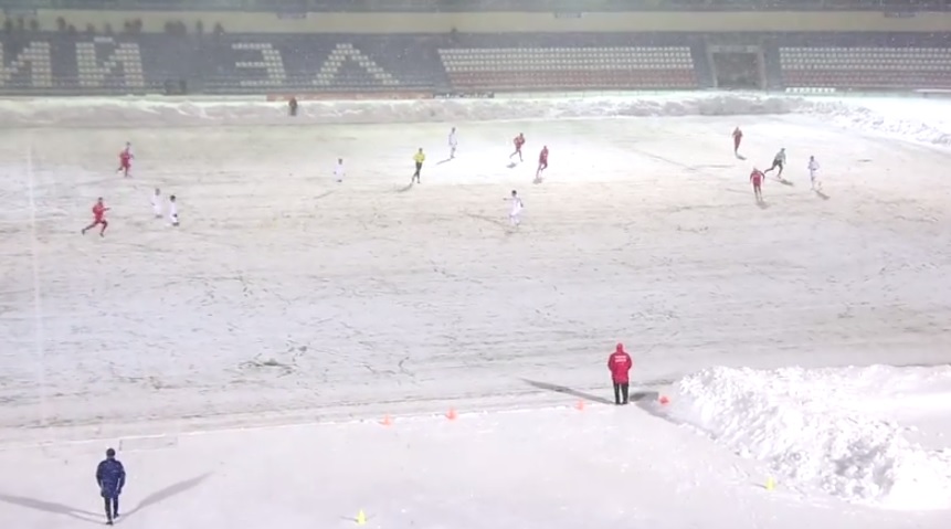 日本もそろそろ冬ですが ロシアではすでにサッカーやるのも大変なことになっていた