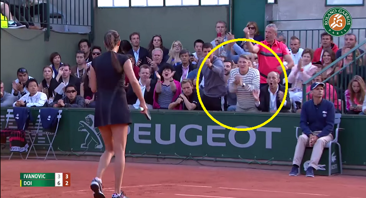 シュヴァインシュタイガー 全仏テニスで噂の彼女を立ち上がって応援してた
