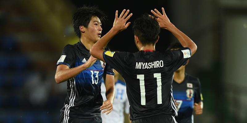 U 17日本代表 6発快勝 中村のハット 久保のゴールを映像で見る