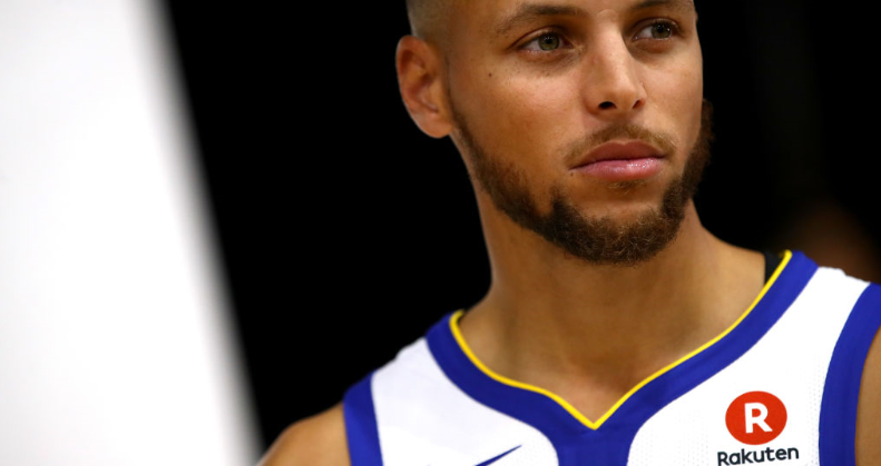 Nba選手カリーがやった サッカー選手もびっくりの 超足技 が話題