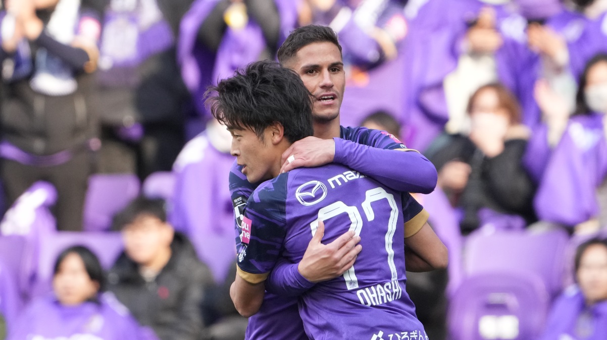 香川真司の新チーム、PAOKの20-21ユニフォーム！「双頭の鷲」が