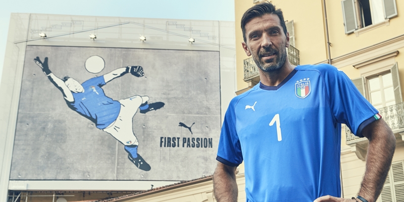 イタリア代表 18年に向けた新ユニフォームを発表 ブッフォン着用でデビュー