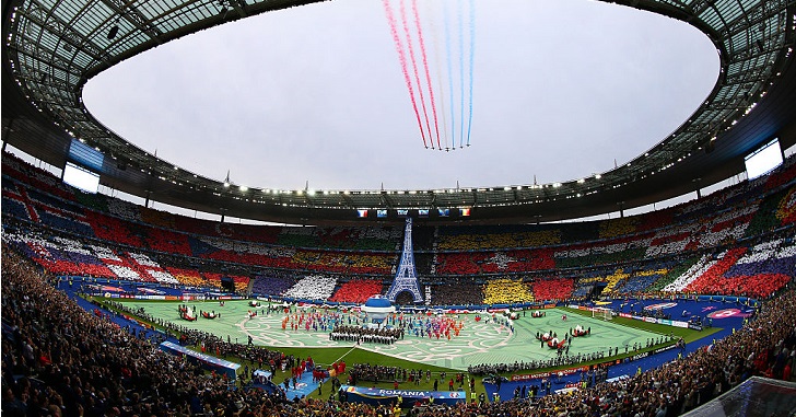 Euro16開幕戦 スタジアムが一体となって作ったコレオが素晴らしい