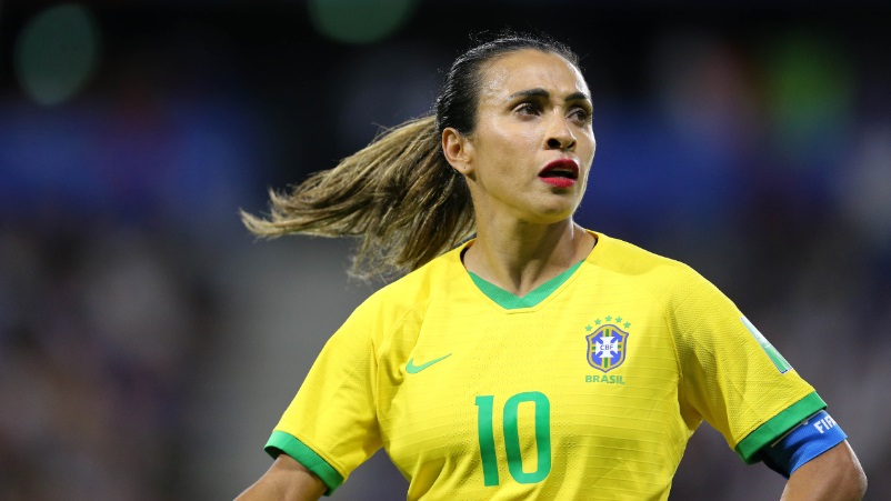 ブラジル女子代表マルタ チームメイトの女子選手と結婚